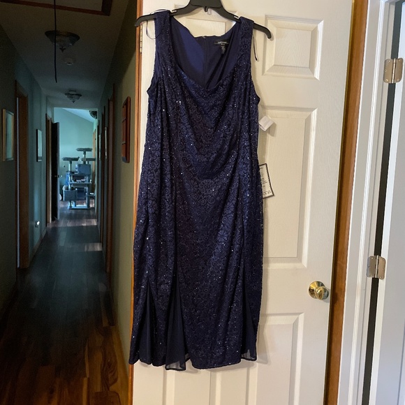 Mother of the Bride/Groom dress - Picture 1 of 4